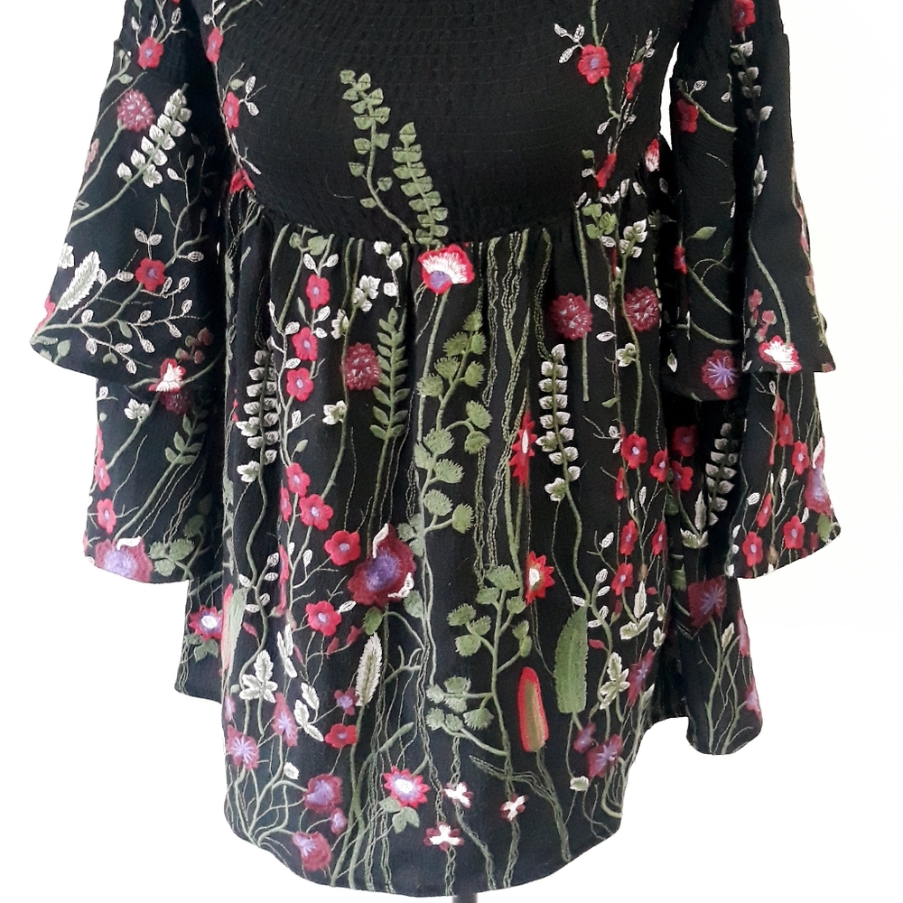 Anthropologie Red Carter Floral Embroidered Smocked Top Bell Sleeves XS - Picture 6 of 12